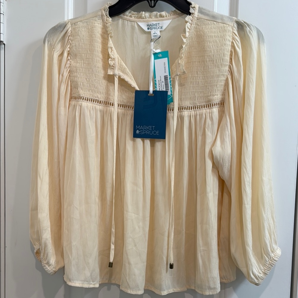Market & Spruce Light Cream Blouse